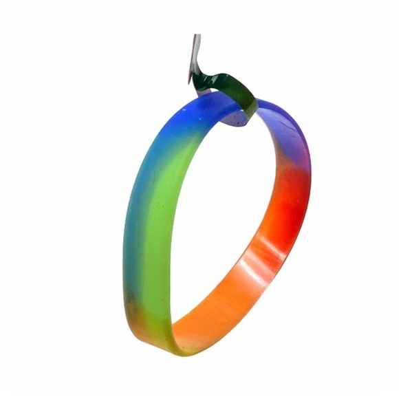 NWT Rainbow Pride Silicone Bracelet - Picture 7 of 8